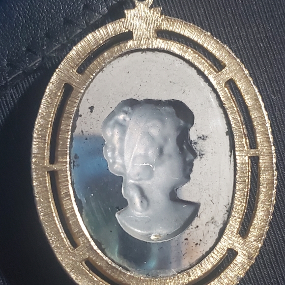 Vintage rare left facing cameo pendant - Picture 2 of 2